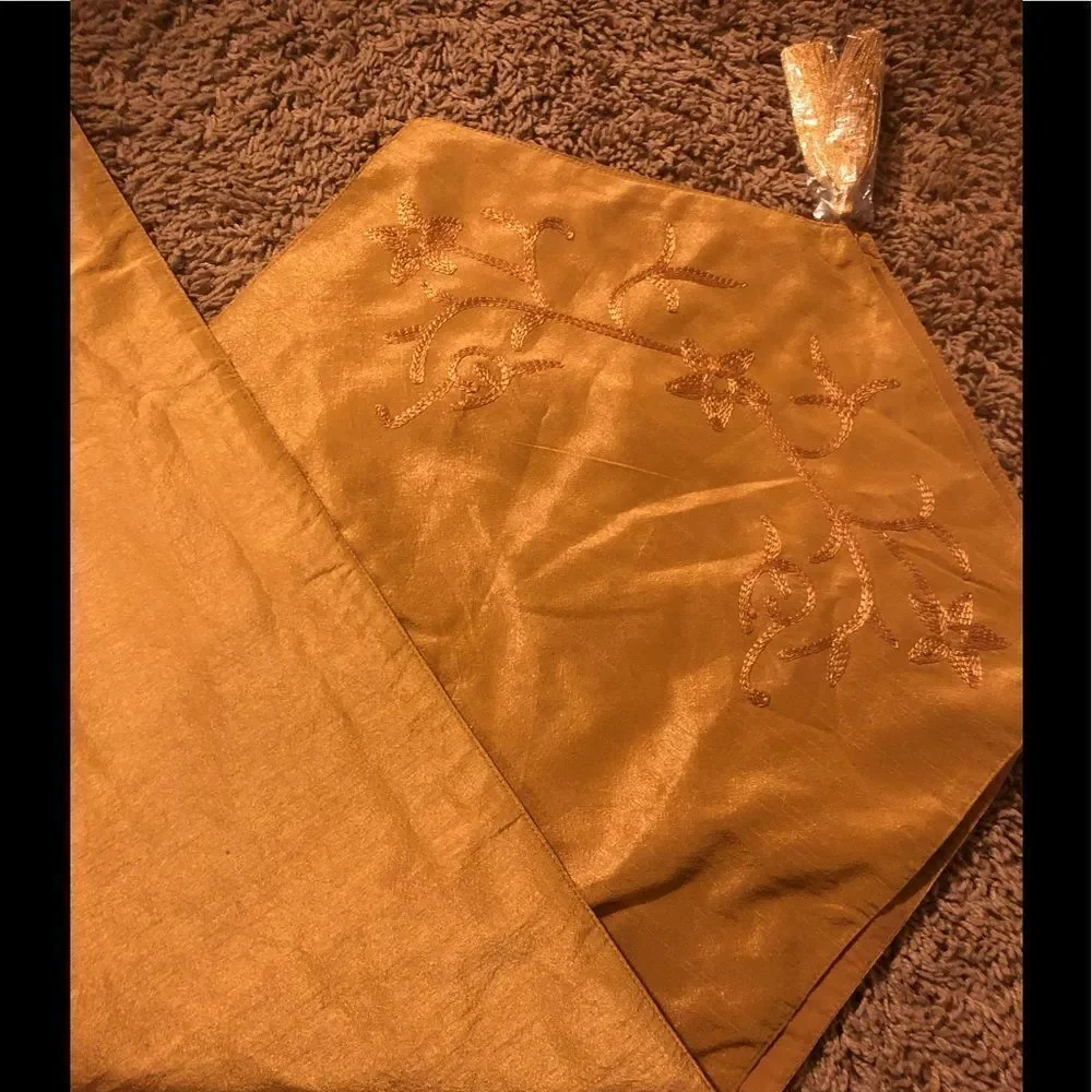 Gold Table runner w/embroidery and tassel NWOT